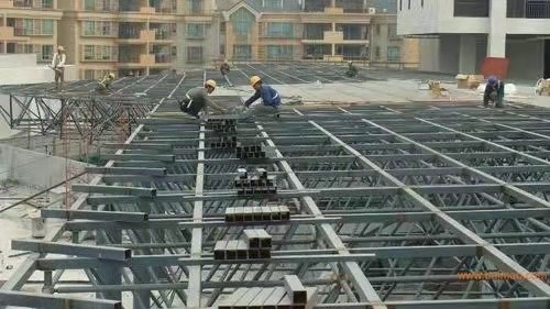 Lange Light Gauge Steel Framing House 0.75mm 0.95mm 1.15mm حظائر زراعية فولاذية